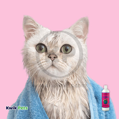 earthbath® 2-in-1 Conditioning Cat Shampoo, Light Wild Cherry, Extra Gentle Conditioning Formula, Made in USA, 16 oz, Earthbath